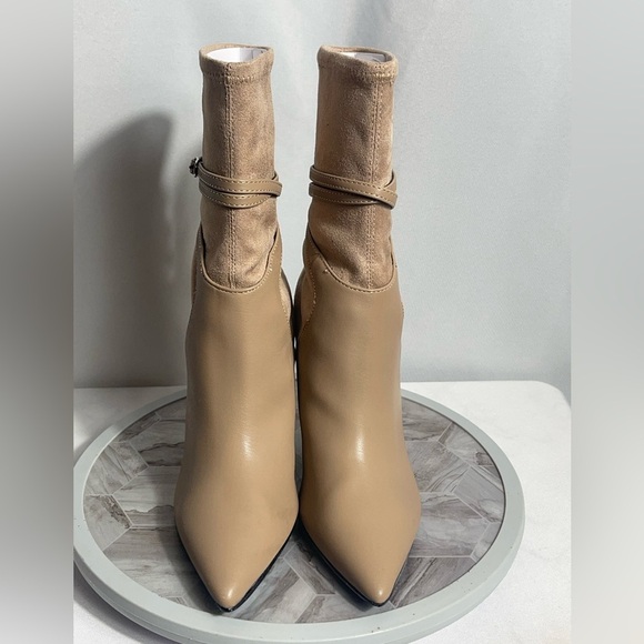 GUESS Acora Wedge Ankle Boots Light Natural 6M Pointed Toe Stretch Pull-On - Picture 1 of 10